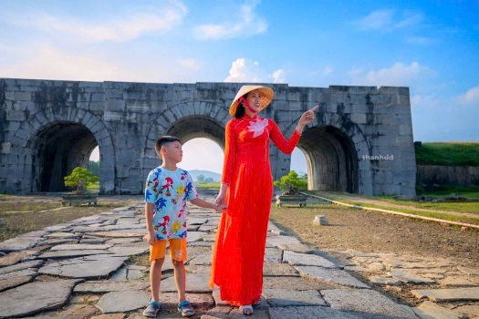 HOÀNG HÔN Ở DI SẢN THÀNH NHÀ HỒ